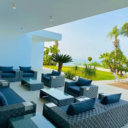 Villa Bay View
